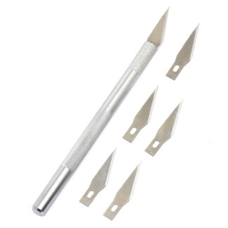 Нож-скальпель канцелярский с 5 сменными лезвиями